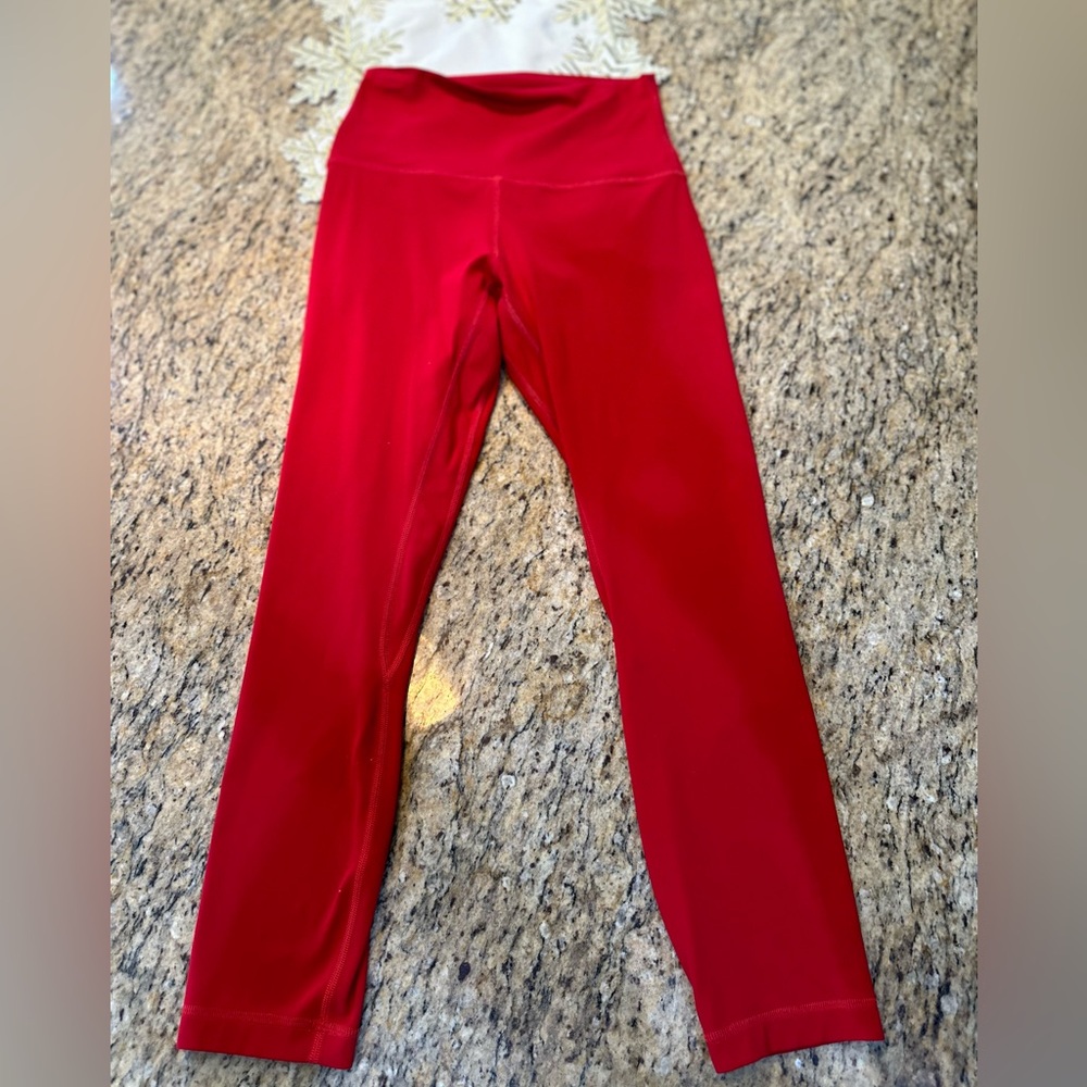 Lululemon Christmas red cropped legging